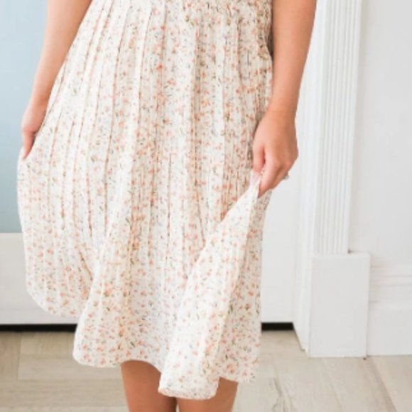 Neesees Dresses ALWAYS BLOOMING MODEST PLEAT SKIRT - Picture 1 of 1